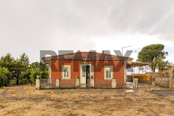 casa indipendente in vendita a Nissoria