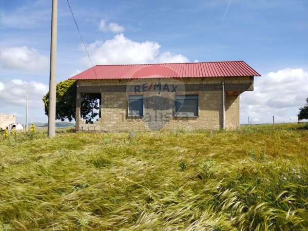 casa indipendente in vendita a Nissoria
