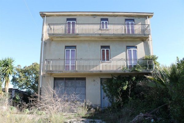 casa indipendente in vendita a Nissoria