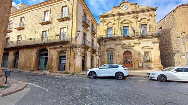 locale commerciale in vendita a Piazza Armerina