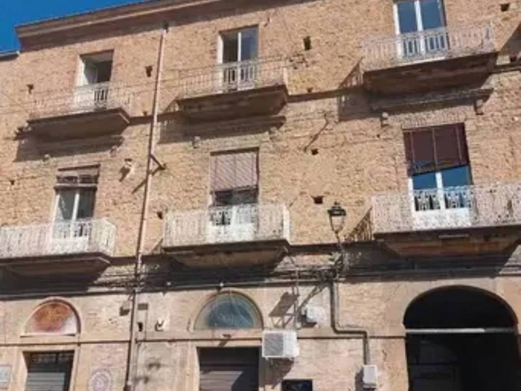 appartamento in vendita a Piazza Armerina in zona Azzolina