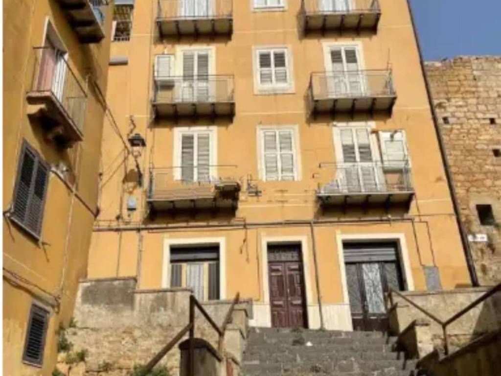 appartamento in vendita a Piazza Armerina in zona Azzolina