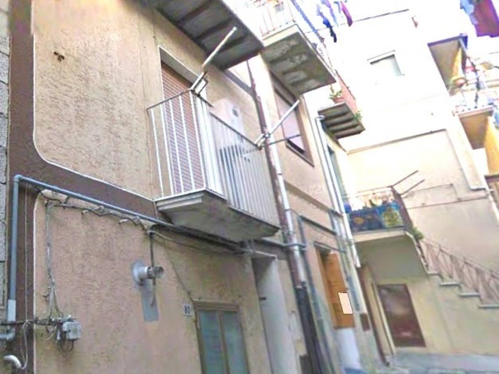 casa indipendente in vendita a Piazza Armerina in zona Azzolina