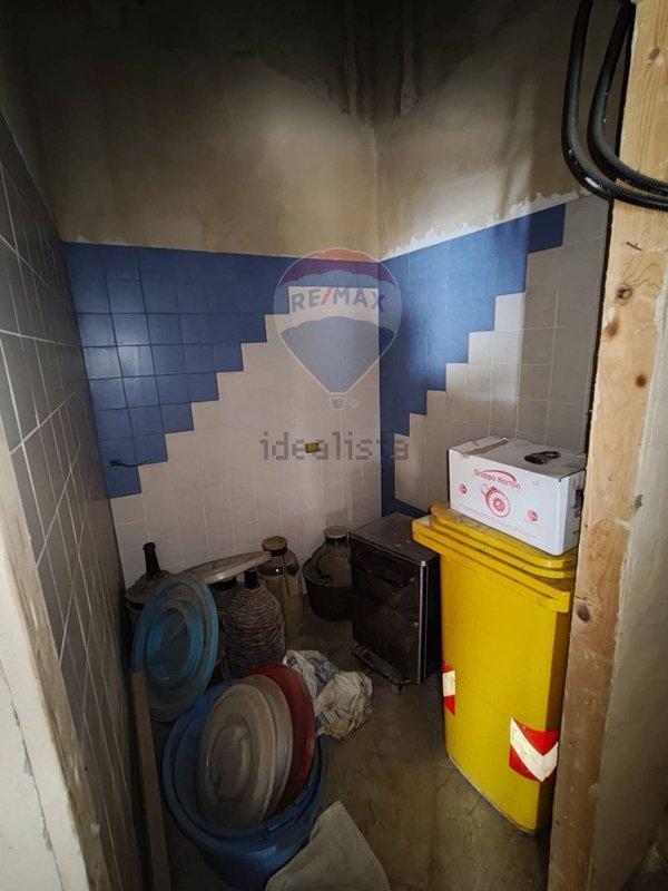 locale commerciale in vendita a Piazza Armerina