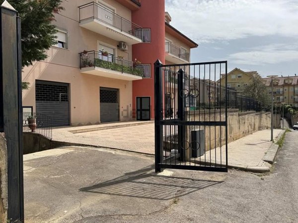 locale commerciale in vendita a Piazza Armerina