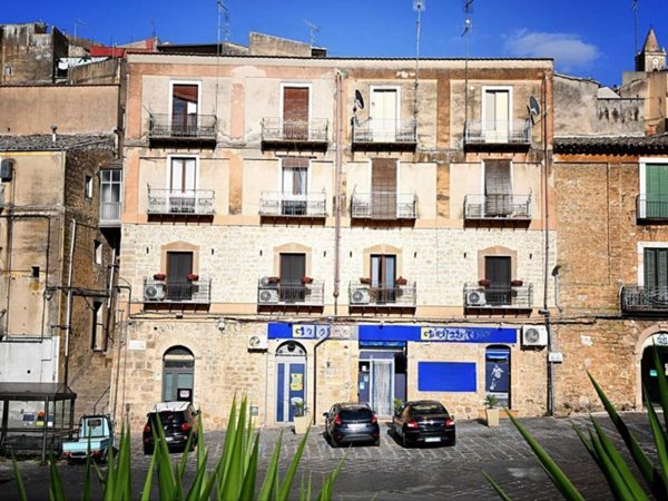 appartamento in vendita a Piazza Armerina in zona Azzolina