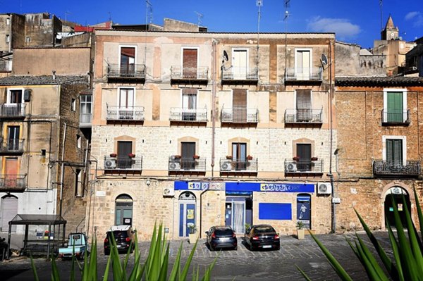 appartamento in vendita a Piazza Armerina in zona Azzolina
