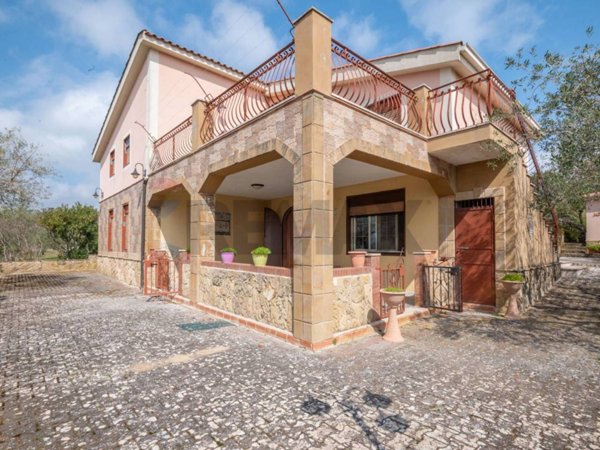 casa indipendente in vendita a Piazza Armerina