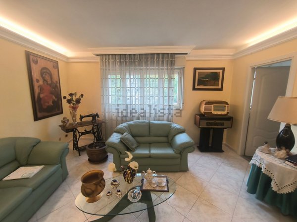 casa indipendente in vendita a Piazza Armerina in zona Azzolina