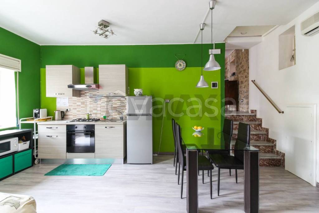 casa indipendente in vendita a Piazza Armerina in zona Azzolina