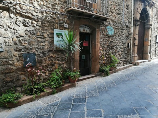 locale commerciale in vendita a Piazza Armerina