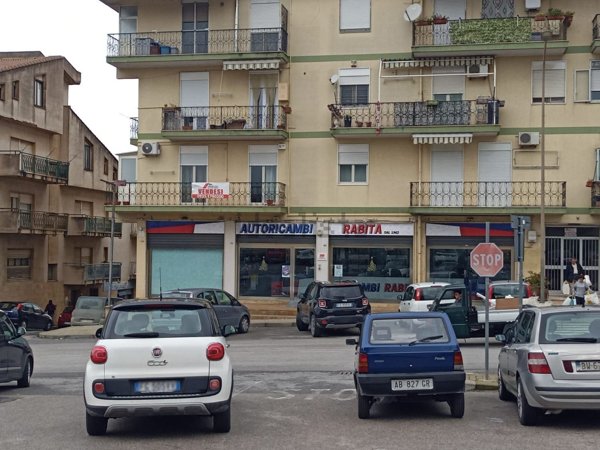 appartamento in vendita a Piazza Armerina in zona Azzolina