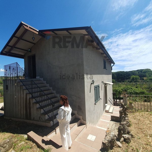 casa indipendente in vendita a Piazza Armerina in zona Azzolina