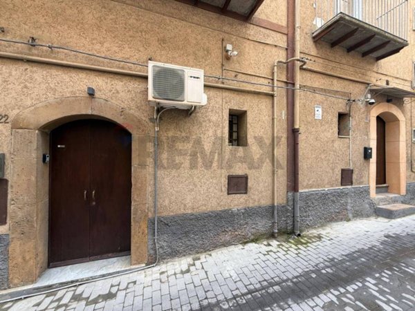 casa indipendente in vendita a Piazza Armerina in zona Azzolina