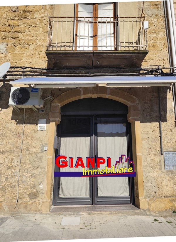 appartamento in vendita a Piazza Armerina in zona Azzolina