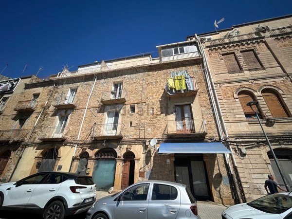 appartamento in vendita a Piazza Armerina in zona Azzolina