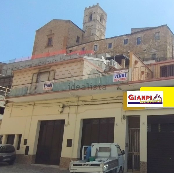 appartamento in vendita a Piazza Armerina in zona Azzolina