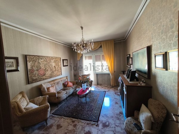 appartamento in vendita a Piazza Armerina in zona Azzolina