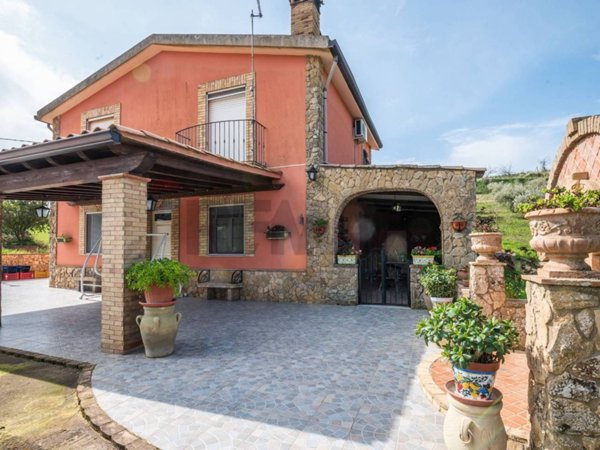 casa indipendente in vendita a Piazza Armerina in zona Grottacalda
