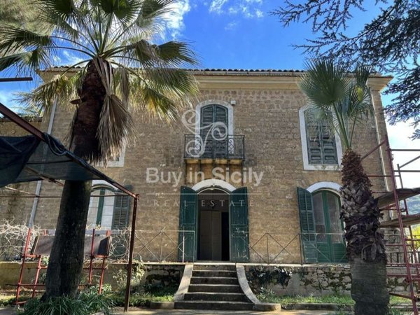 casa indipendente in vendita a Piazza Armerina in zona Azzolina