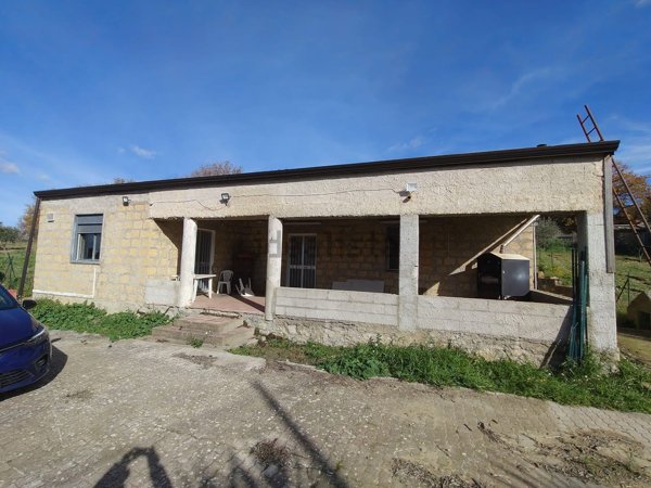 casa indipendente in vendita a Piazza Armerina in zona Santa Croce