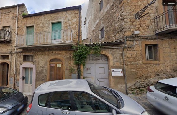 casa indipendente in vendita a Piazza Armerina in zona Azzolina