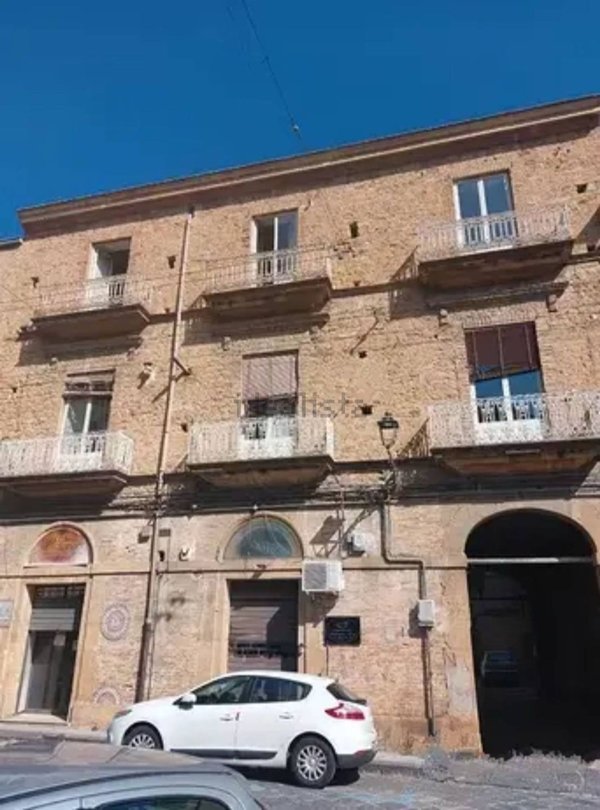 appartamento in vendita a Piazza Armerina in zona Azzolina