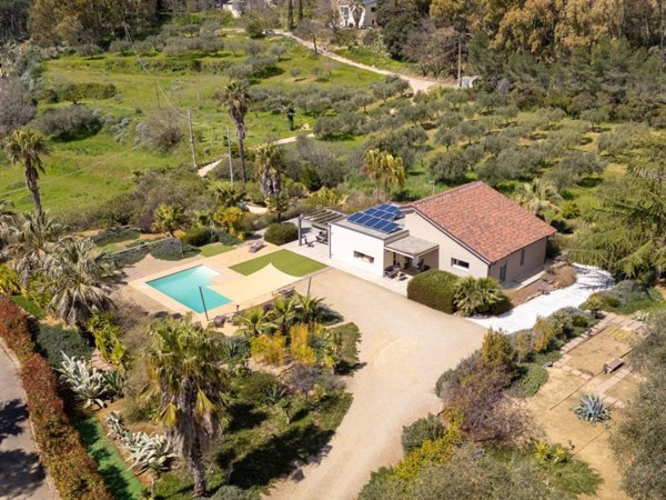 casa indipendente in vendita a Piazza Armerina in zona Santa Croce