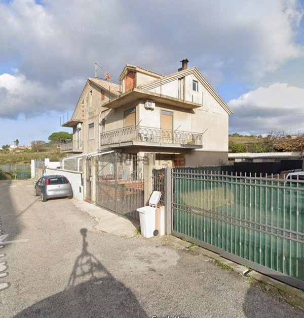 appartamento in vendita a Piazza Armerina in zona Azzolina