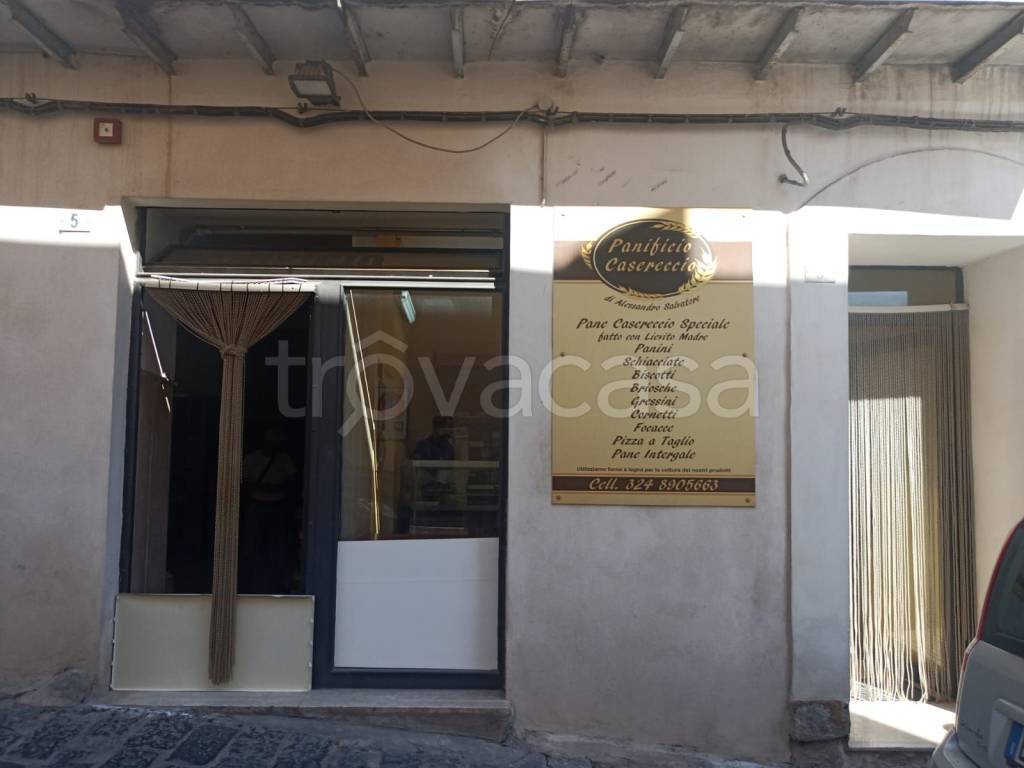 appartamento in vendita a Piazza Armerina in zona Azzolina