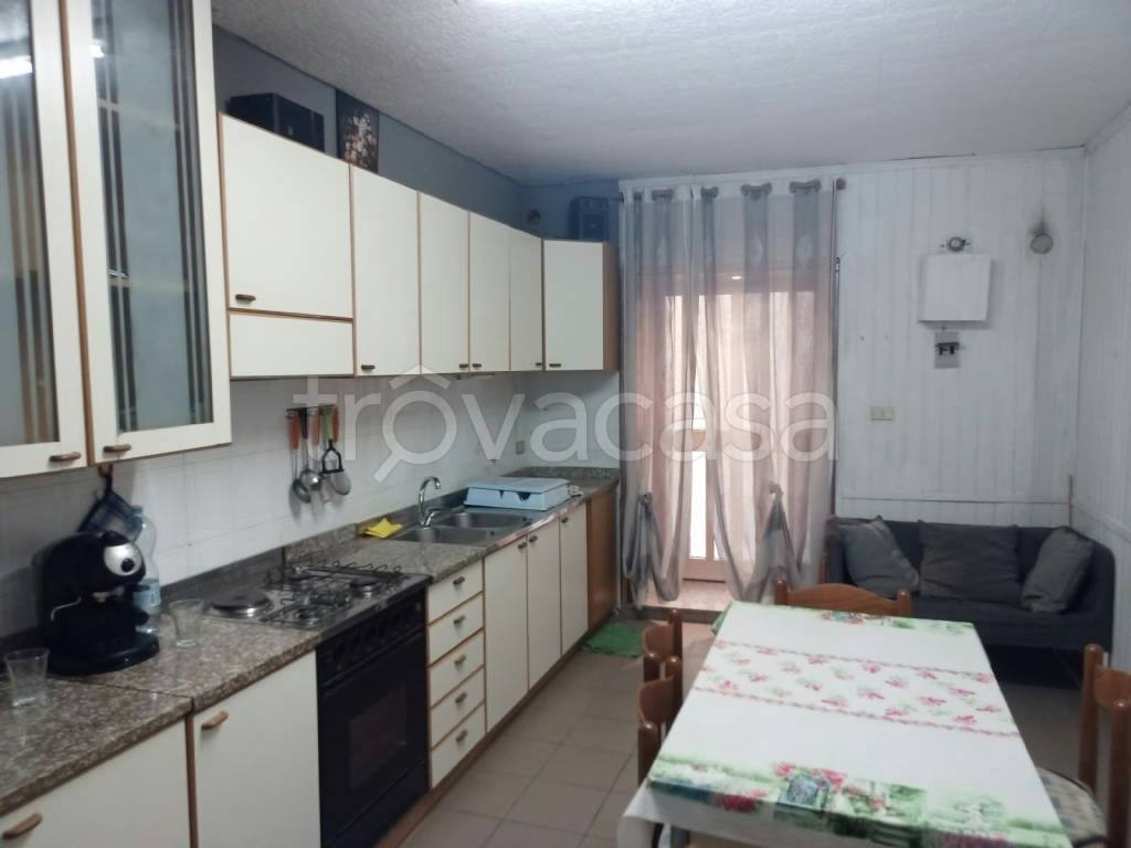 casa indipendente in vendita a Piazza Armerina in zona Azzolina