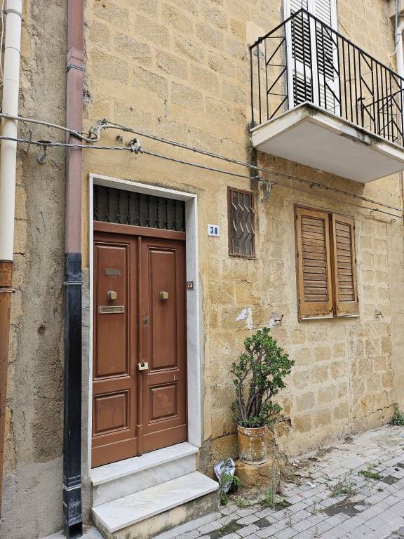 casa indipendente in vendita a Pietraperzia
