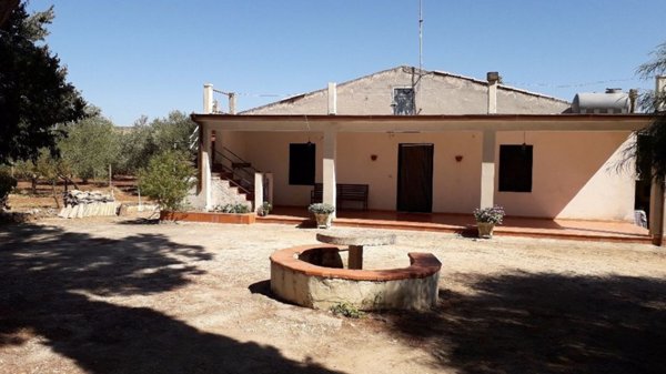 casa indipendente in vendita a Pietraperzia
