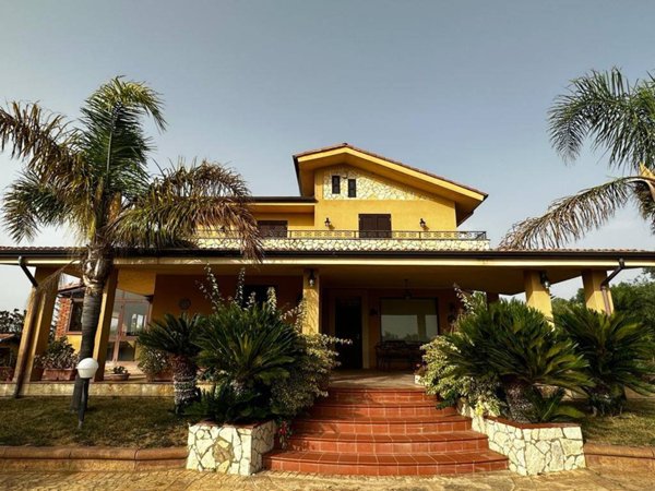 casa indipendente in vendita a Pietraperzia