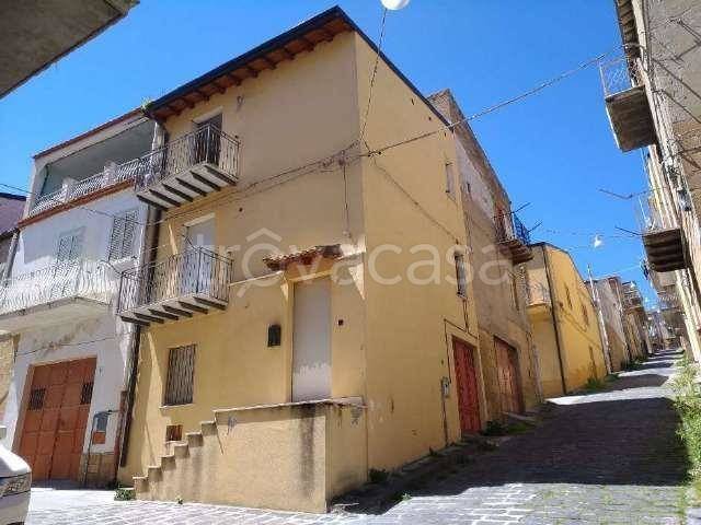 appartamento in vendita a Pietraperzia