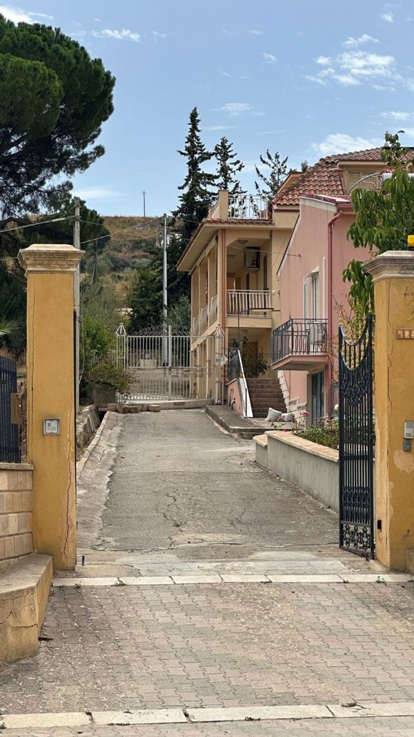 casa indipendente in vendita a Pietraperzia