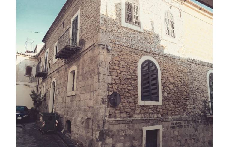 intera palazzina in vendita a Pietraperzia