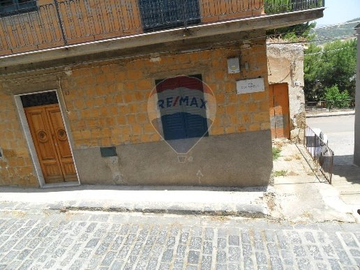 casa indipendente in vendita a Pietraperzia