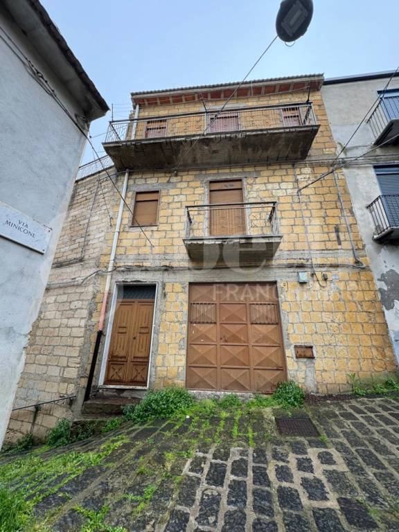 appartamento in vendita a Pietraperzia