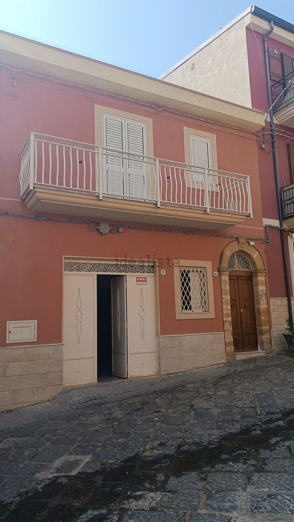 casa indipendente in vendita a Pietraperzia