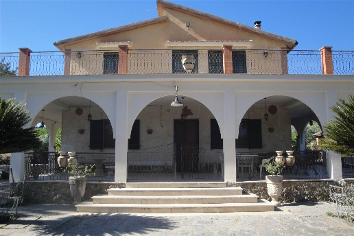 casa indipendente in vendita a Pietraperzia