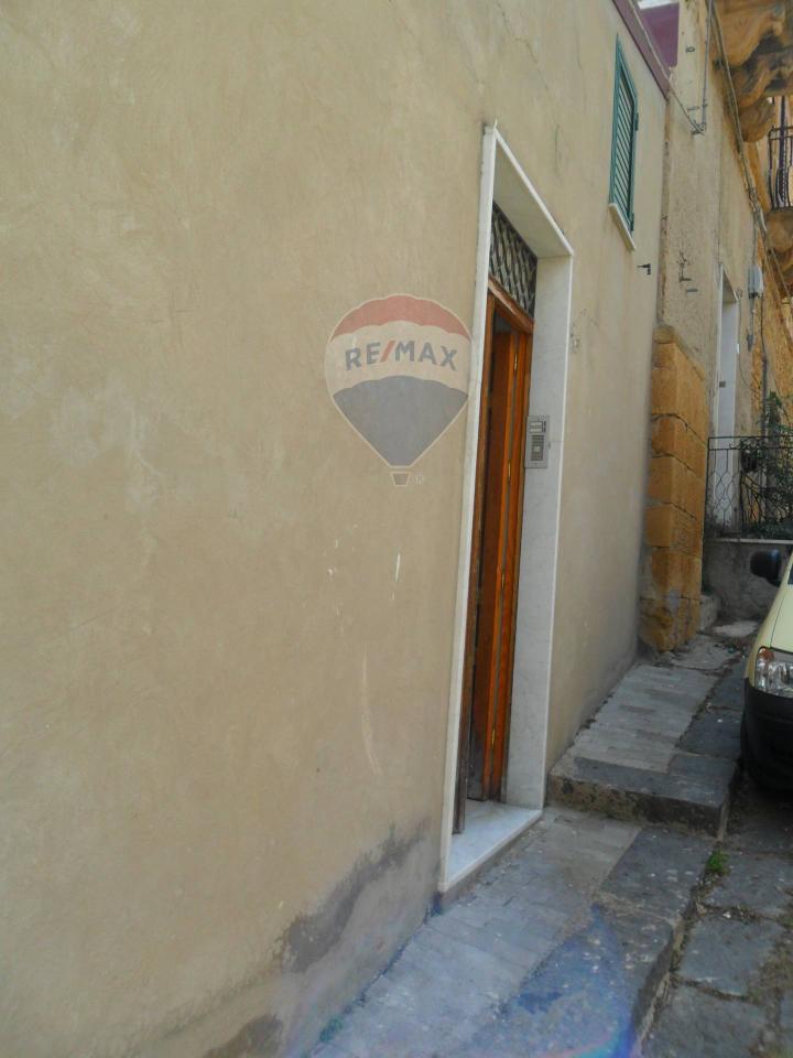 casa indipendente in vendita a Pietraperzia