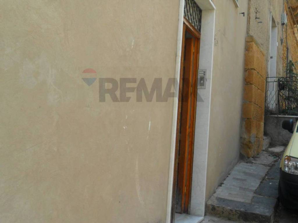 casa indipendente in vendita a Pietraperzia