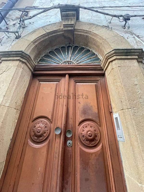 pentavano in vendita a Pietraperzia