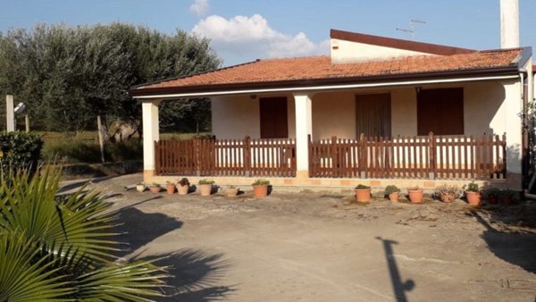casa indipendente in vendita a Pietraperzia