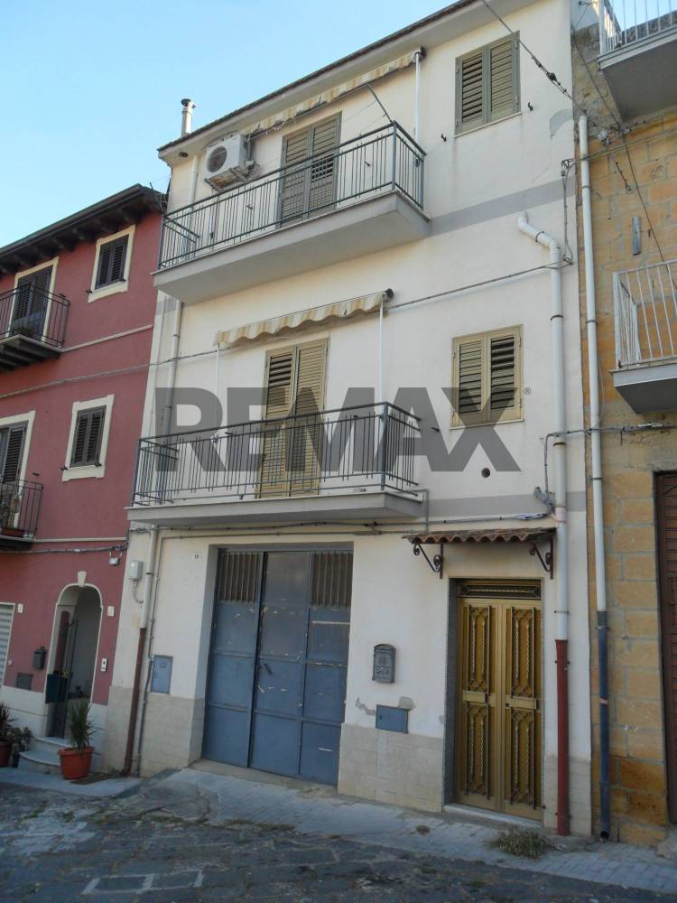 casa indipendente in vendita a Pietraperzia