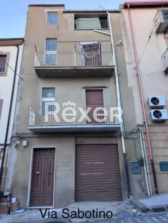 casa indipendente in vendita a Pietraperzia