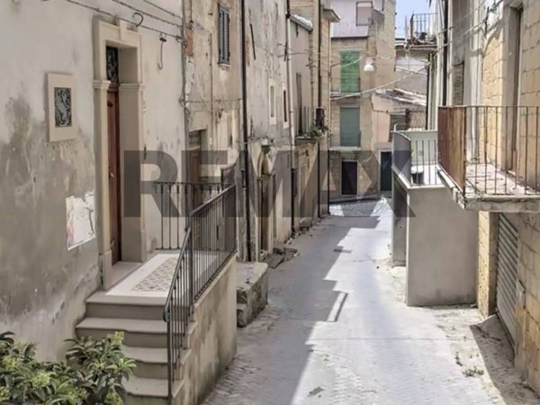 casa indipendente in vendita a Pietraperzia