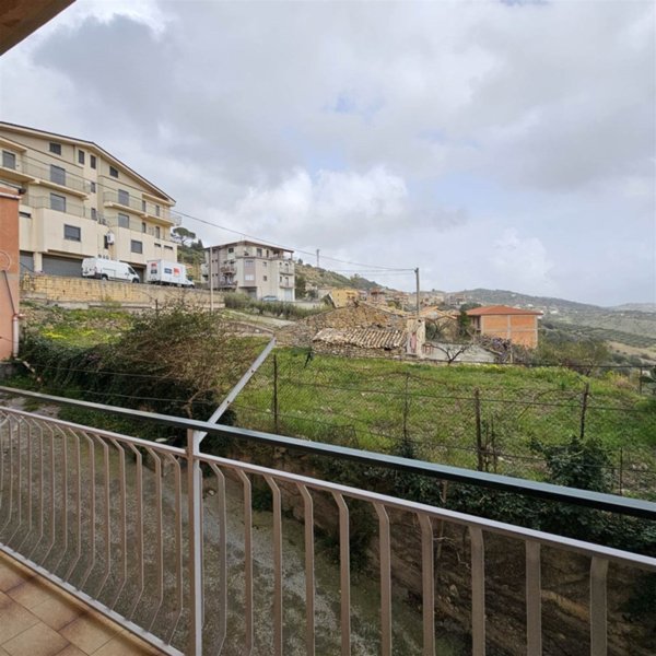 appartamento in vendita a Regalbuto