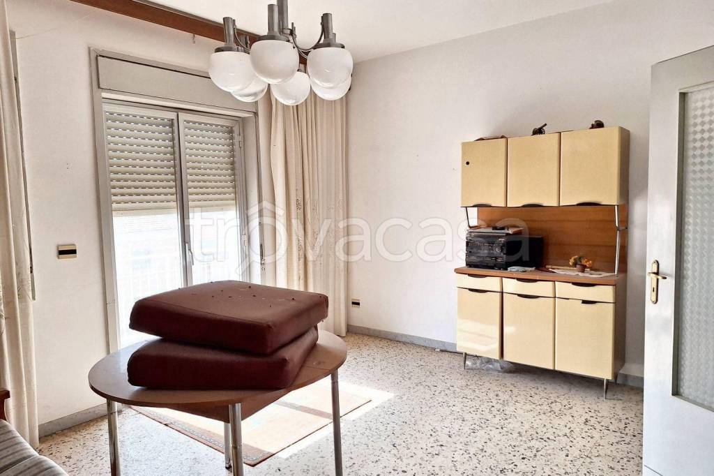appartamento in vendita a Regalbuto